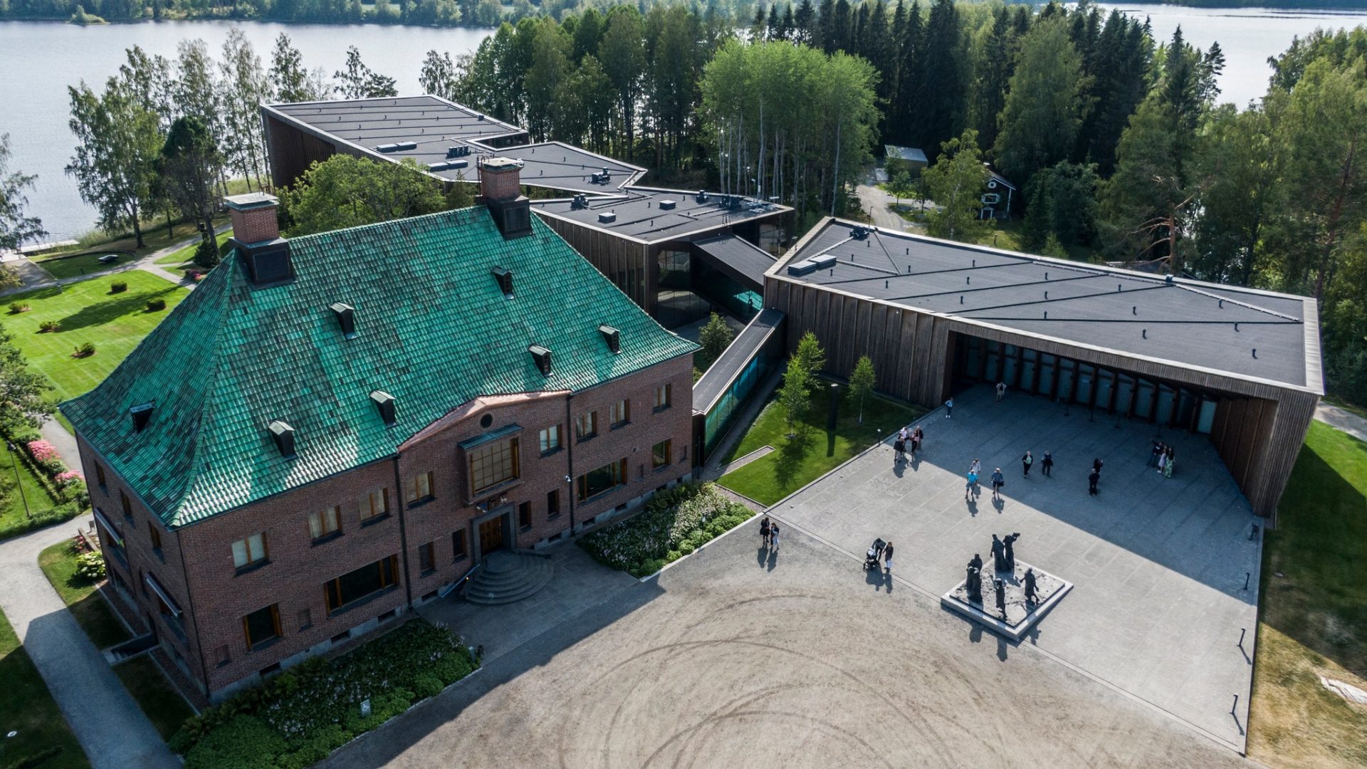 Serlachius-museoiden Gösta-museo ilmasta nähtynä.