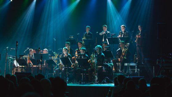 UMO Helsinki Jazz Orchestran soittajat lavalla